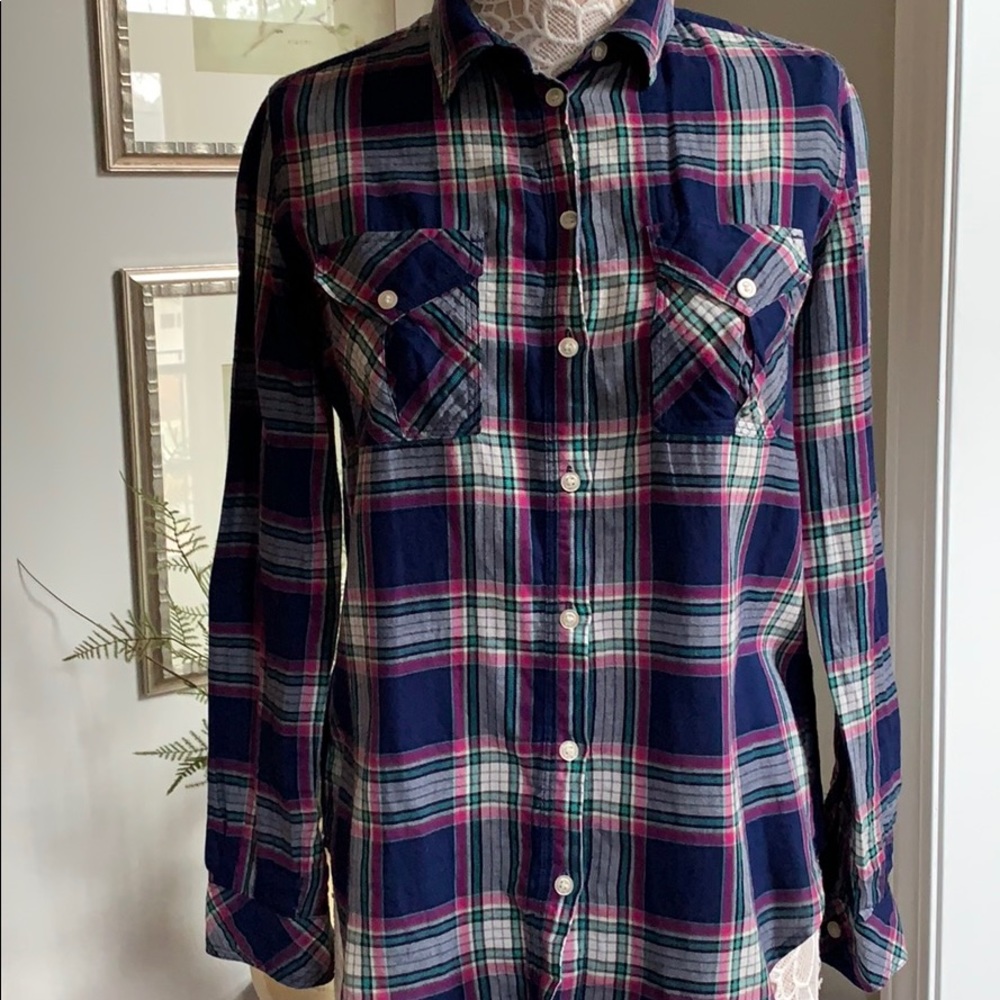 Victoria’s Secret size S lightweight plaid top